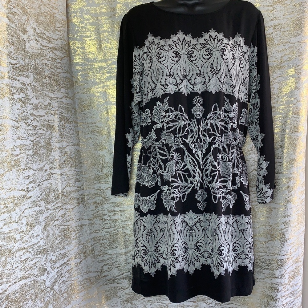 BCBG Maxazria Black/White long sleeve floral print mini dress size S - Picture 2 of 9